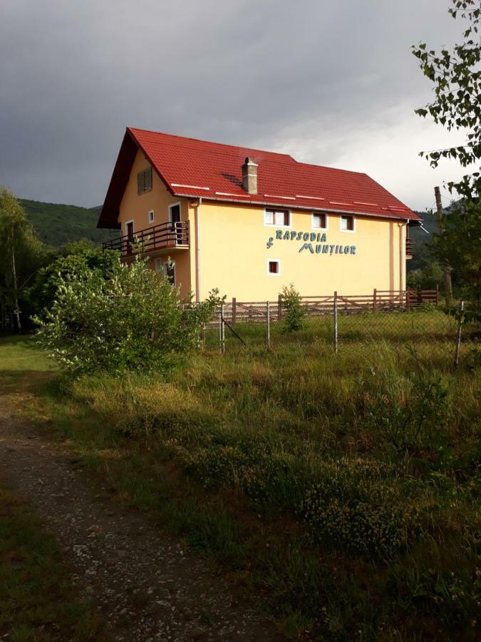 Rapsodia Muntilor Hotel Felsőszombatfalvi üdülőtelep Kültér fotó