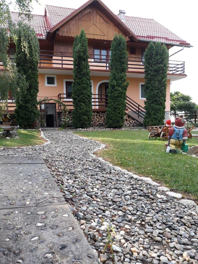 Rapsodia Muntilor Hotel Felsőszombatfalvi üdülőtelep Kültér fotó